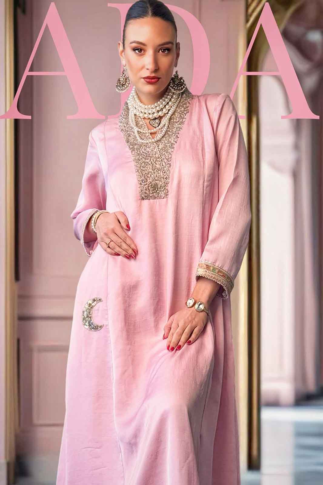 1025